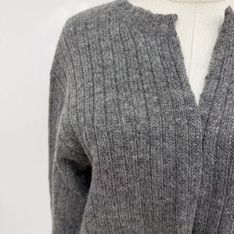 Miu Miu Miu Miu Grey Logo Knit Sweater Size 38 Size XS / US 0-2 / IT 36-38 - 9 Thumbnail
