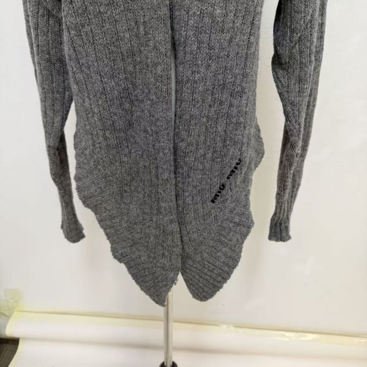 Miu Miu Miu Miu Grey Logo Knit Sweater Size 38 Size XS / US 0-2 / IT 36-38 - 10 Thumbnail