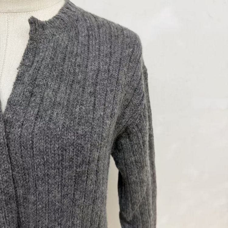 Miu Miu Miu Miu Grey Logo Knit Sweater Size 38 Size XS / US 0-2 / IT 36-38 - 8 Thumbnail