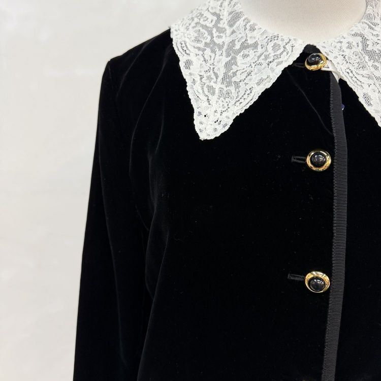 Miu Miu Miu Miu Velvet Lace Collar Coat Size 40 Size S / US 4 / IT 40 - 8 Thumbnail