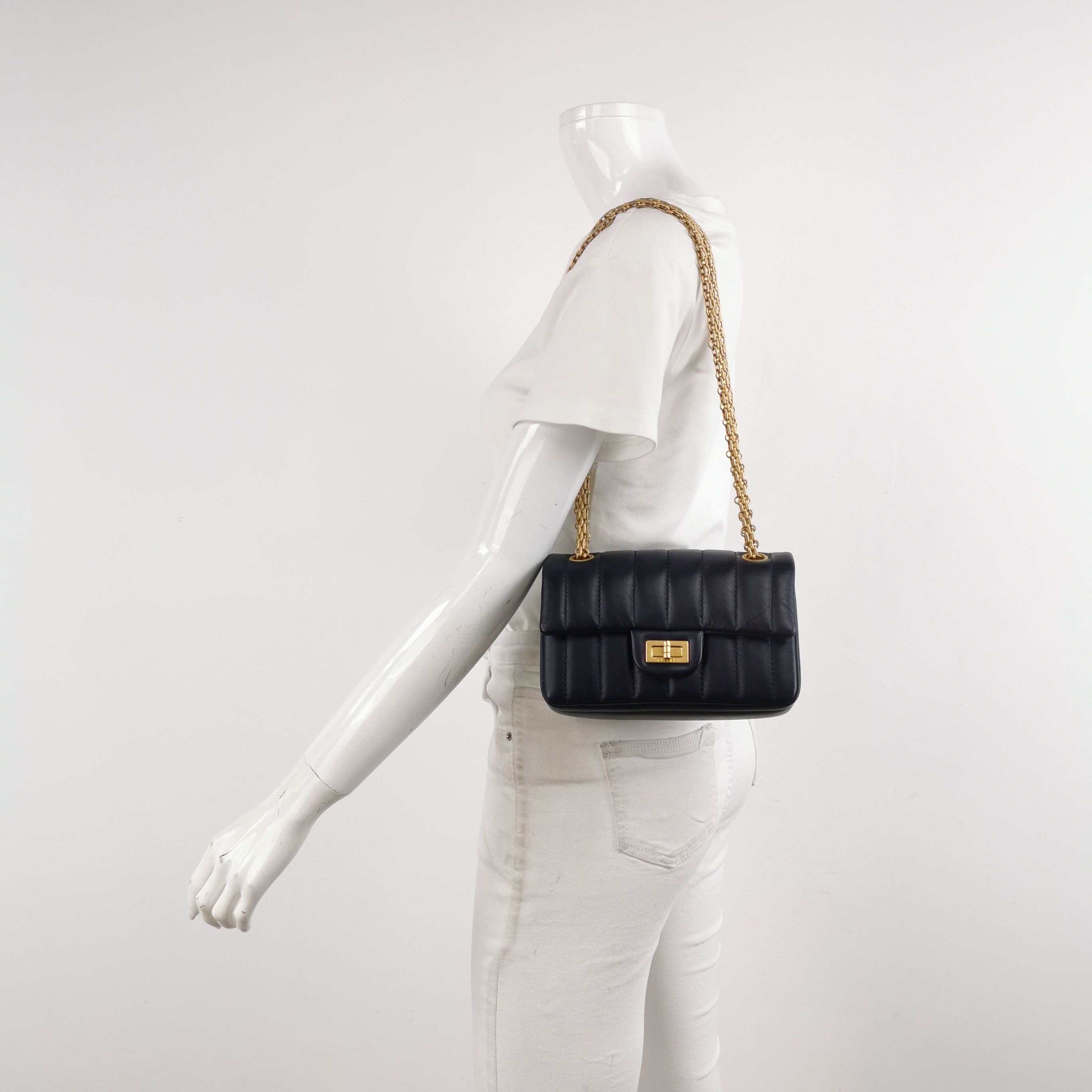 Chanel Chanel Women os Shoulder Bags Size ONE SIZE - 2 Thumbnail