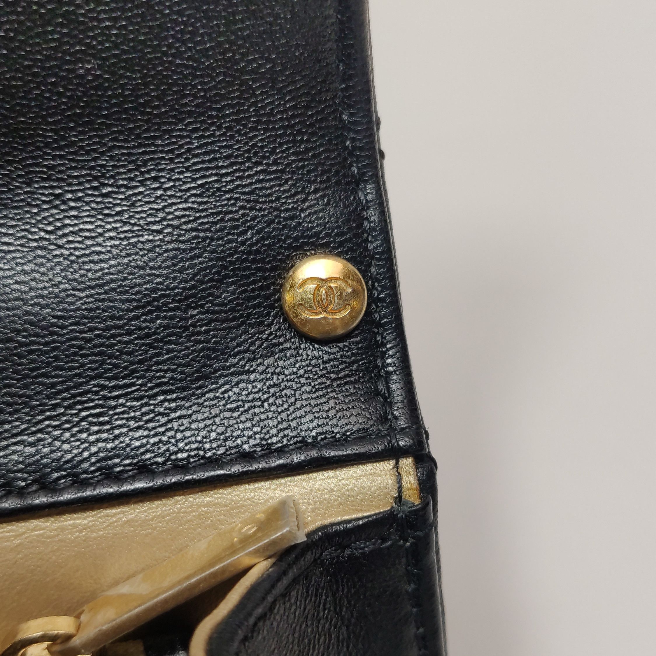 Chanel Chanel Women os Crossbody Bags Size ONE SIZE - 13 Thumbnail