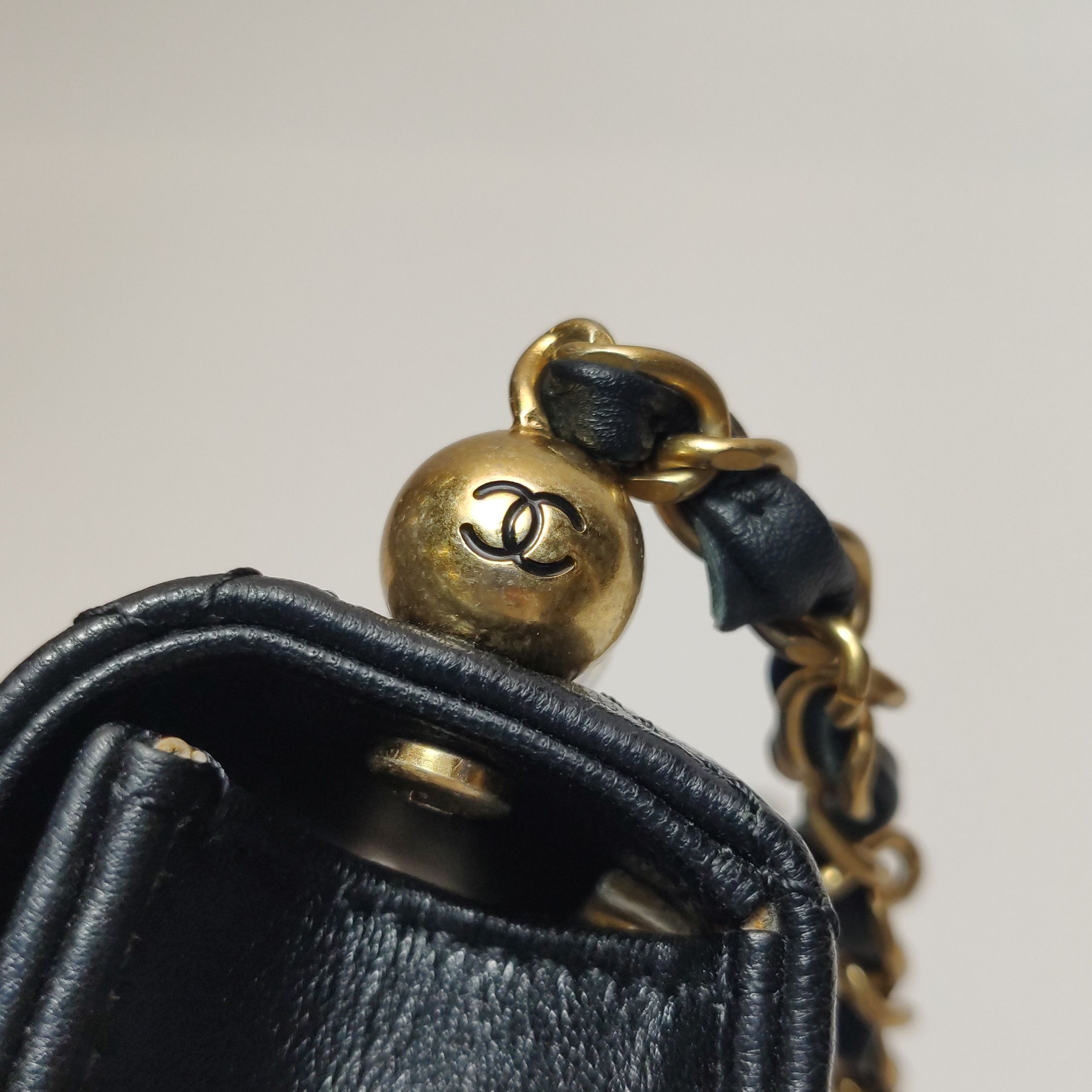 Chanel Chanel Women os Crossbody Bags Size ONE SIZE - 14 Thumbnail