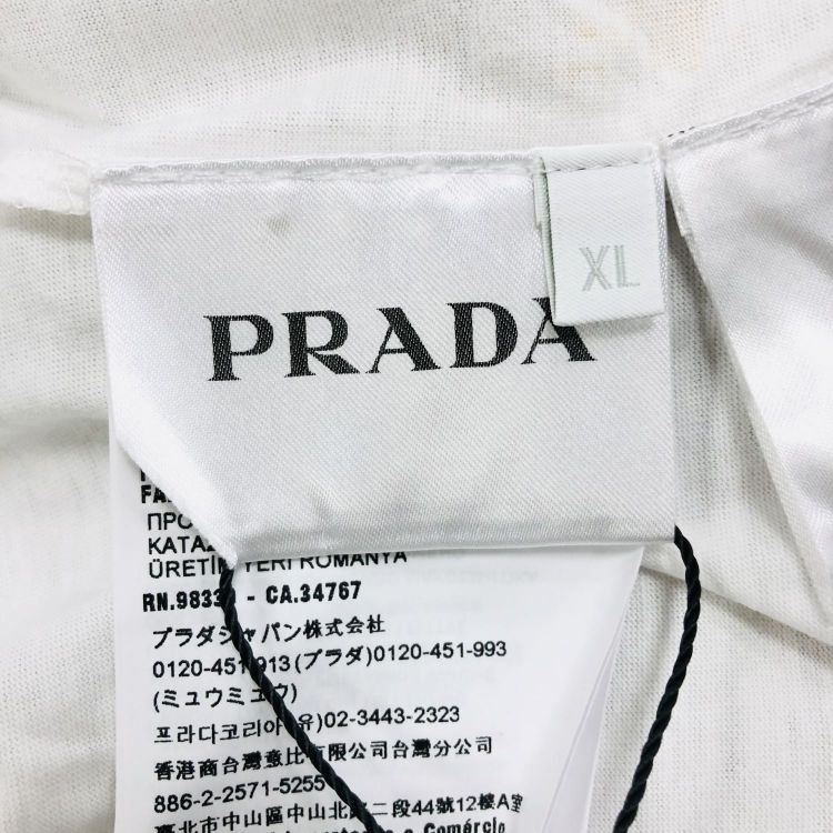 Prada Prada Logo Patch T-Shirt Size XL Size US XL / EU 56 / 4 - 4 Thumbnail