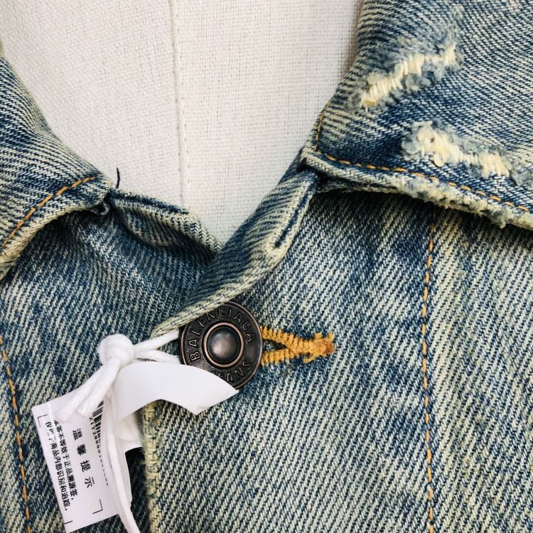 Balenciaga Balenciaga Distressed Denim Jacket Size 2 Size US M / EU 48-50 / 2 - 8 Thumbnail