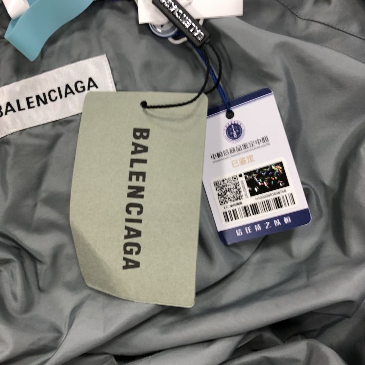 Balenciaga Balenciaga Logo Back Rain Coat Size 34 Size XXS / US 00 / IT 34 - 11 Thumbnail