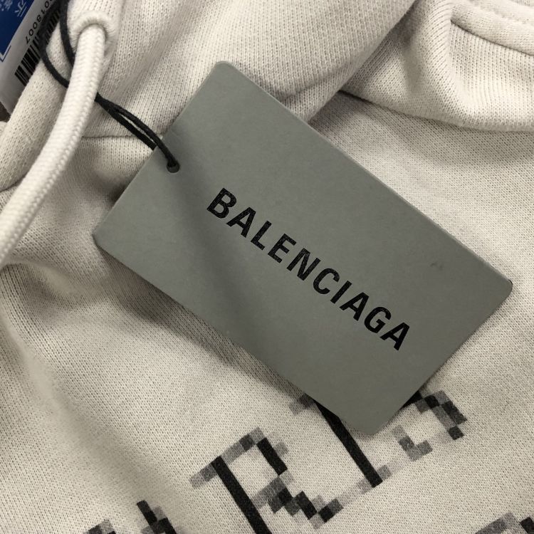 Balenciaga Balenciaga Paris Fashion Week Hoodie Size S Size US S / EU 44-46 / 1 - 11 Thumbnail