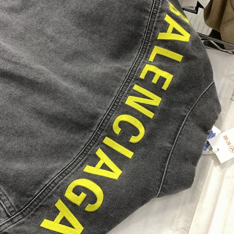 Balenciaga Balenciaga Logo Back Denim Jacket US S Size US S / EU 44-46 / 1 - 11 Thumbnail