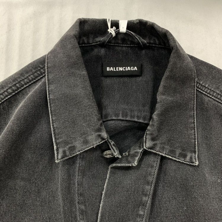 Balenciaga Balenciaga Logo Back Denim Jacket US S Size US S / EU 44-46 / 1 - 9 Thumbnail