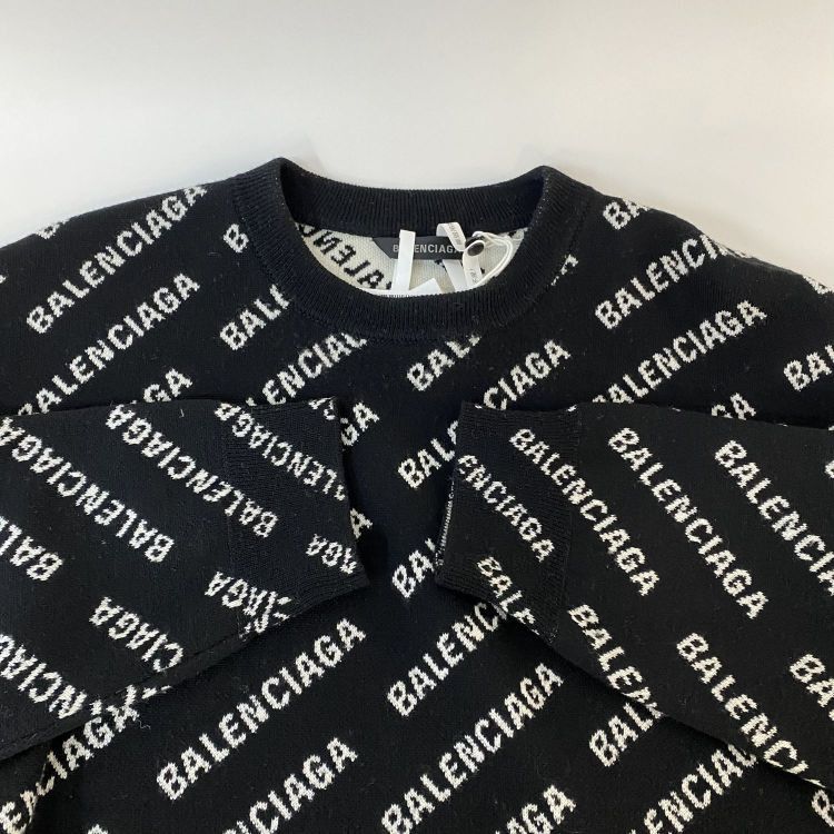Balenciaga Balenciaga All Over Logo Sweater Size M Size US M / EU 48-50 / 2 - 9 Thumbnail