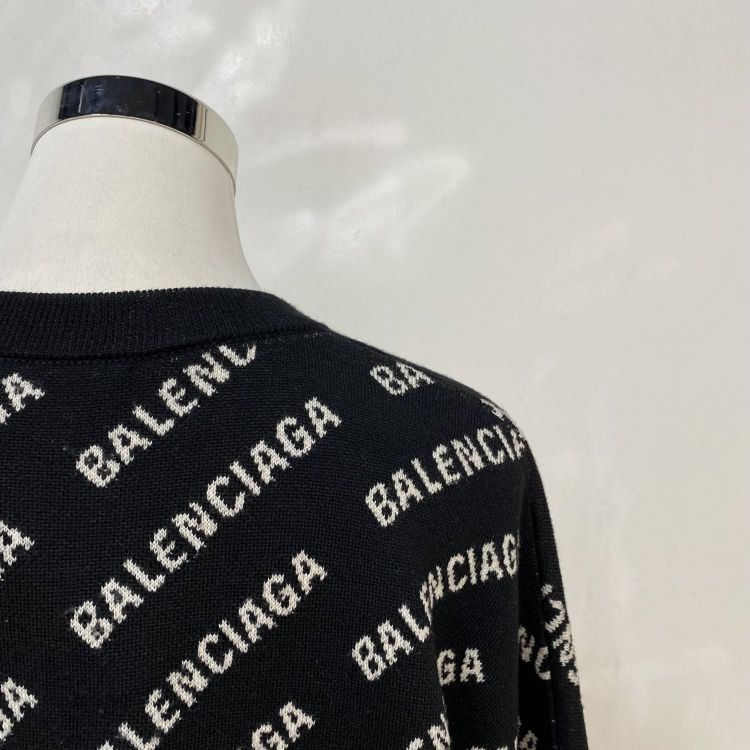 Balenciaga Balenciaga All Over Logo Sweater Size M Size US M / EU 48-50 / 2 - 8 Thumbnail