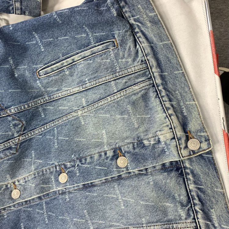Balenciaga Balenciaga All-Over Logo Denim Jacket Size 36 Size XS / US 0-2 / IT 36-38 - 10 Thumbnail