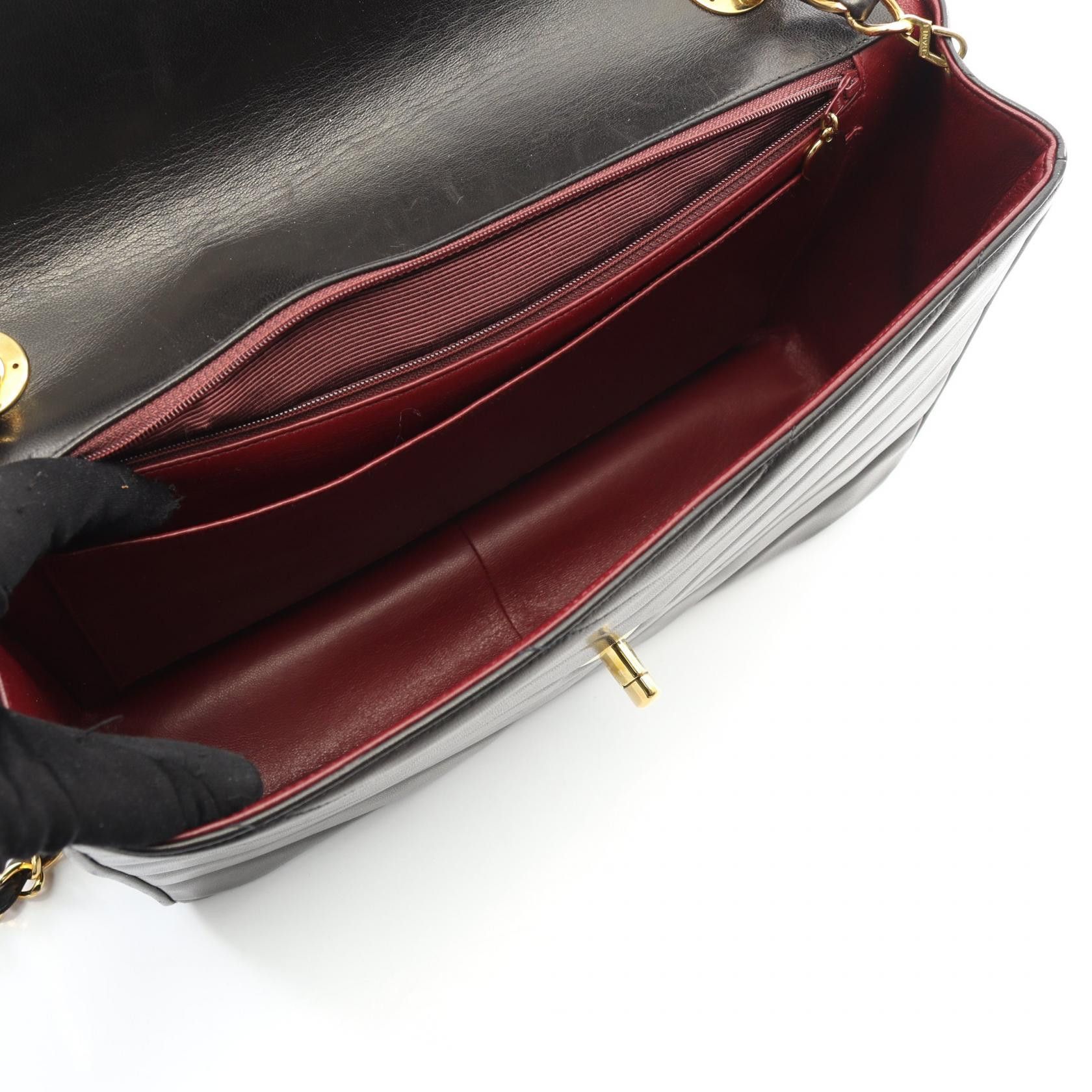 Chanel Chanel Chanel V Stitch Lambskin Shoulder Bag Leather Shoulder Bag DUTY FREE for USA Size ONE SIZE - 3 Thumbnail