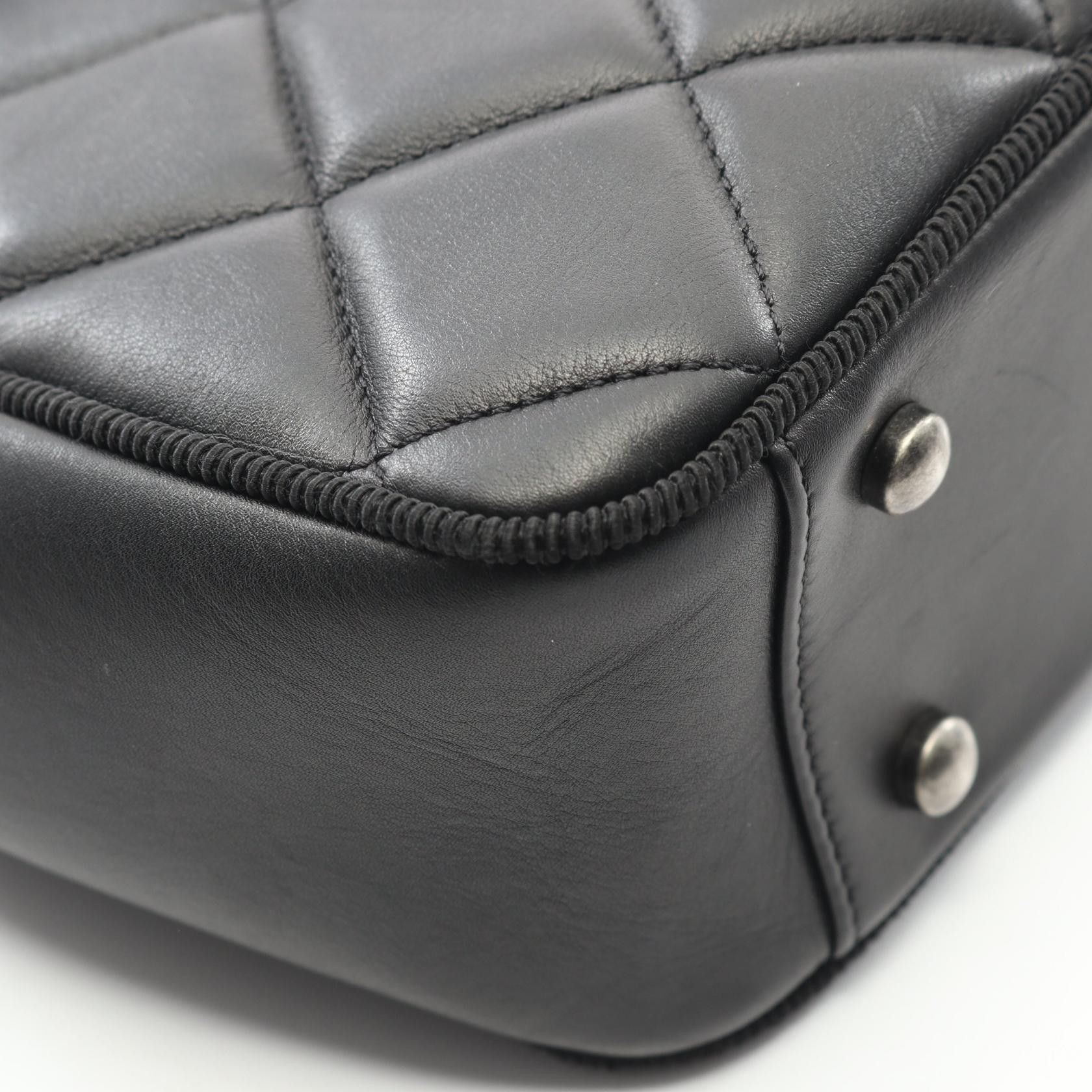 Chanel Chanel Chanel Matelasse Lambskin Shoulder Bag Leather Shoulder Bag DUTY FREE for USA Size ONE SIZE - 6 Thumbnail