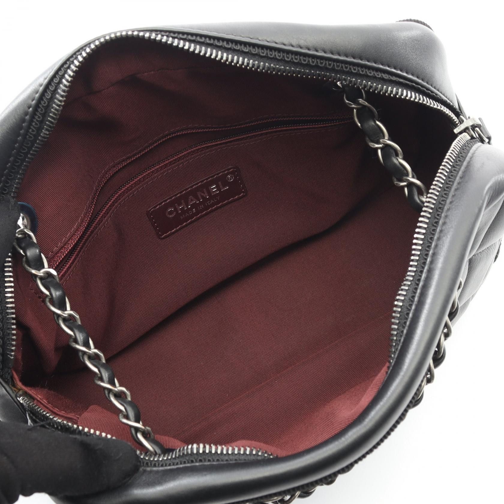 Chanel Chanel Chanel Matelasse Lambskin Shoulder Bag Leather Shoulder Bag DUTY FREE for USA Size ONE SIZE - 3 Thumbnail