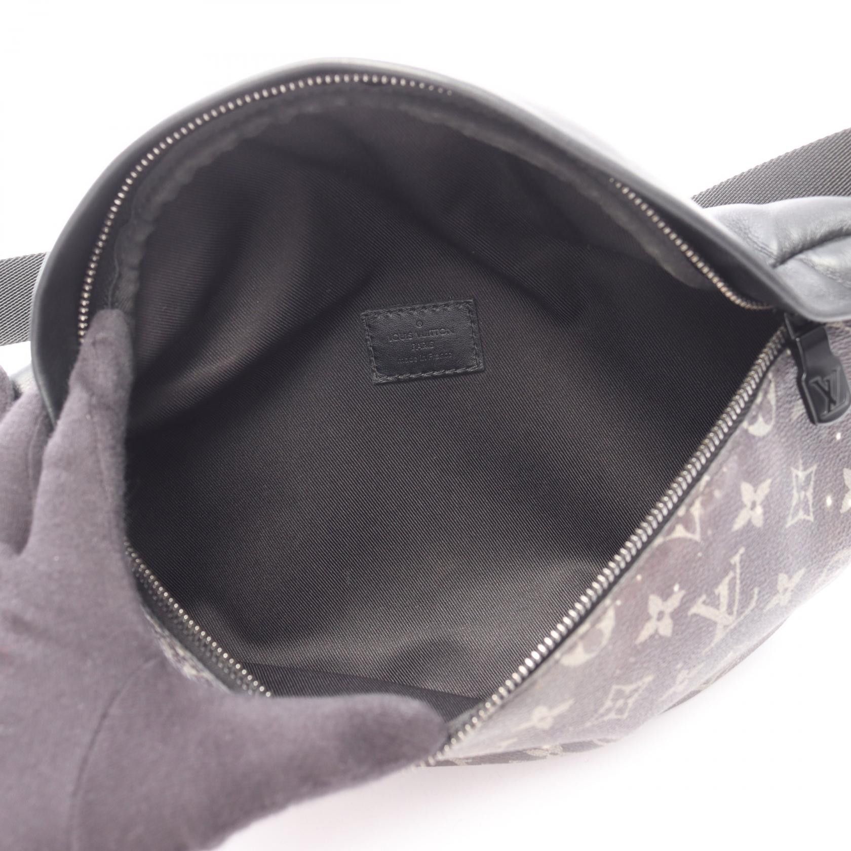 Louis Vuitton Louis Vuitton Louis Vuitton Discovery Monogram Galaxy Coated Canvas Waist Bag Textile Belt Bag M44444 DUTY FREE for USA Size ONE SIZE - 3 Thumbnail
