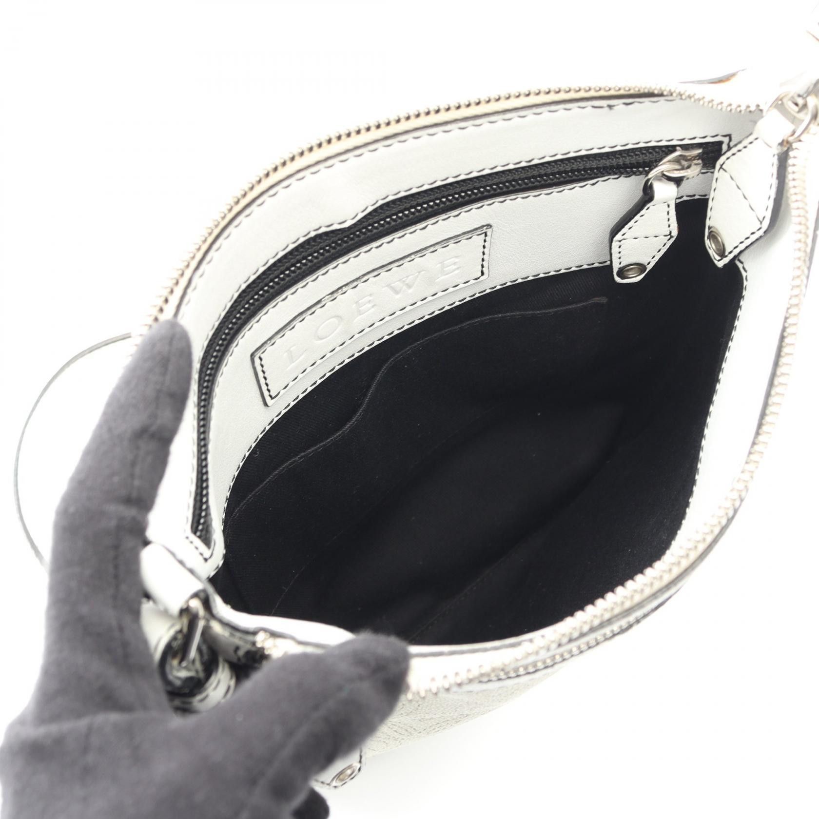 Loewe Loewe Loewe Anagram Coated Canvas Leather Shoulder Bag Plastic / Synthetic Shoulder Bag DUTY FREE for USA Size ONE SIZE - 3 Thumbnail