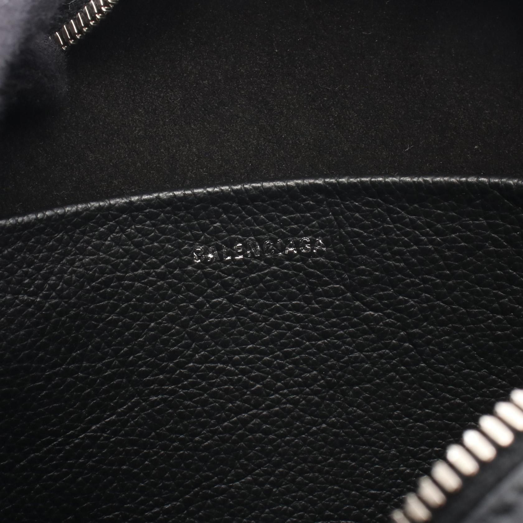 Balenciaga Balenciaga Balenciaga Everyday Medium Camera Leather Shoulder Bag Leather Shoulder Bag DUTY FREE for USA Size ONE SIZE - 4 Thumbnail