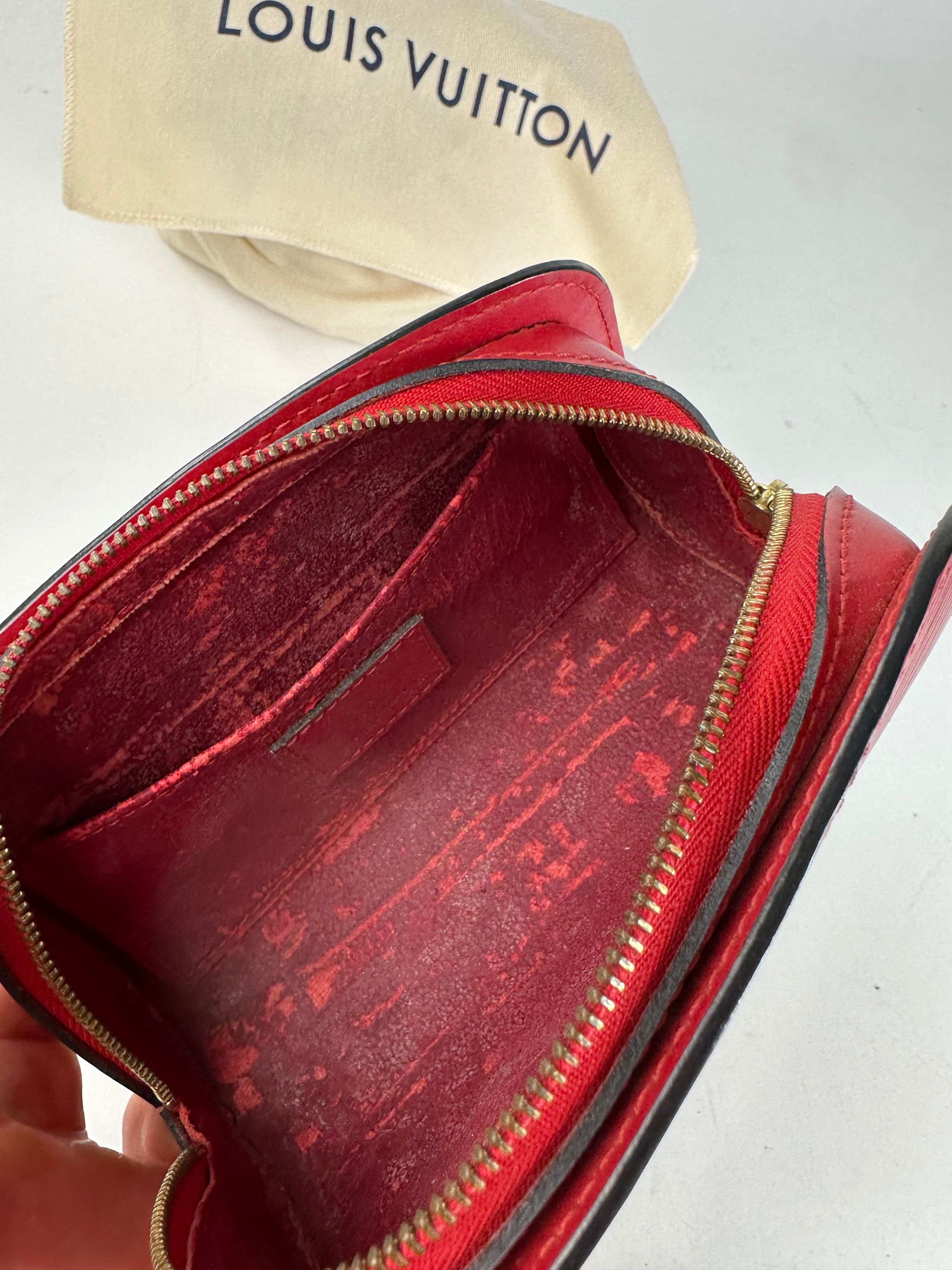 Louis Vuitton Pochette Cosmétique PM Epi Leather Red Coquelicot Size ONE SIZE - 3 Thumbnail