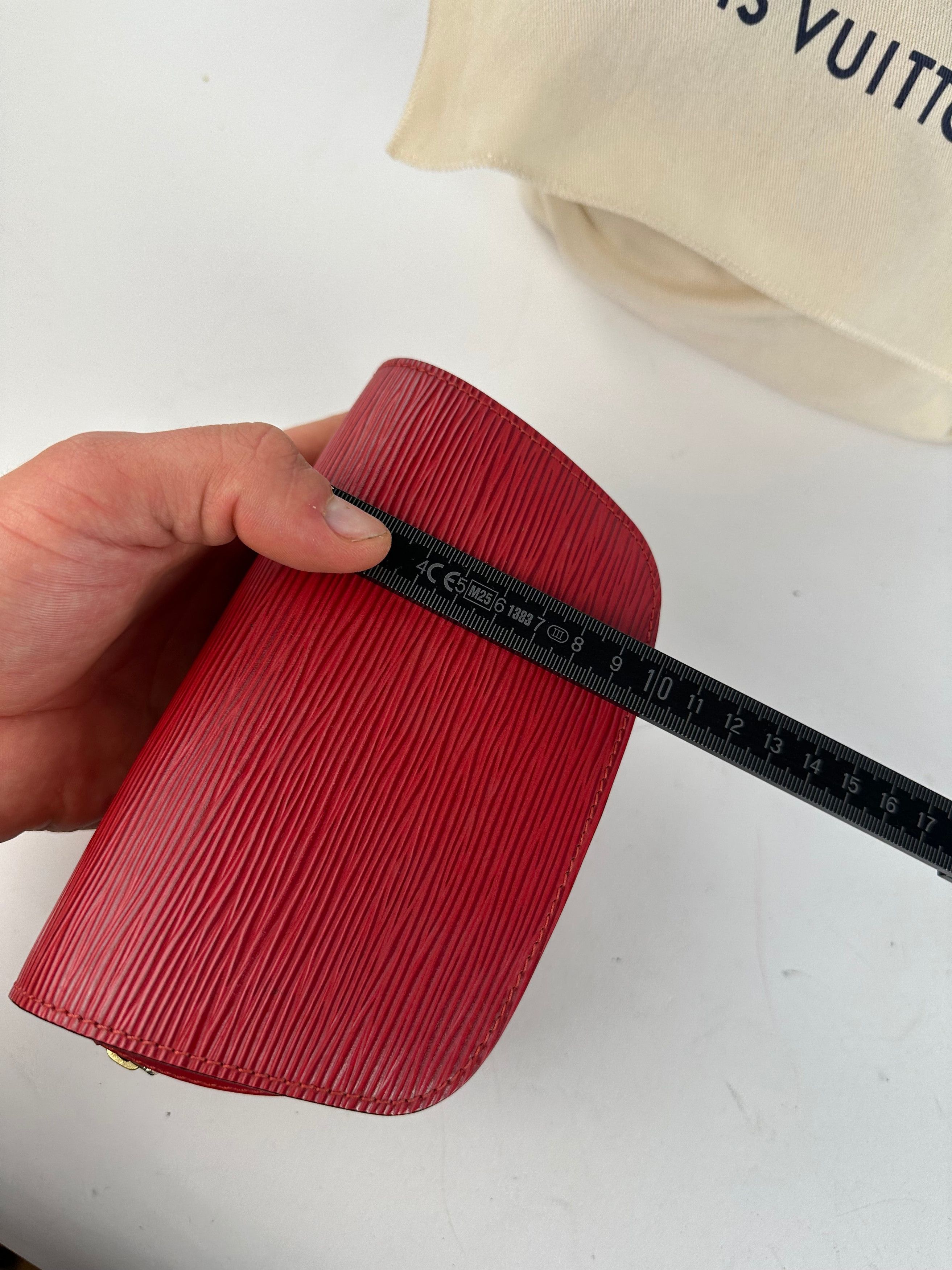Louis Vuitton Pochette Cosmétique PM Epi Leather Red Coquelicot Size ONE SIZE - 8 Thumbnail