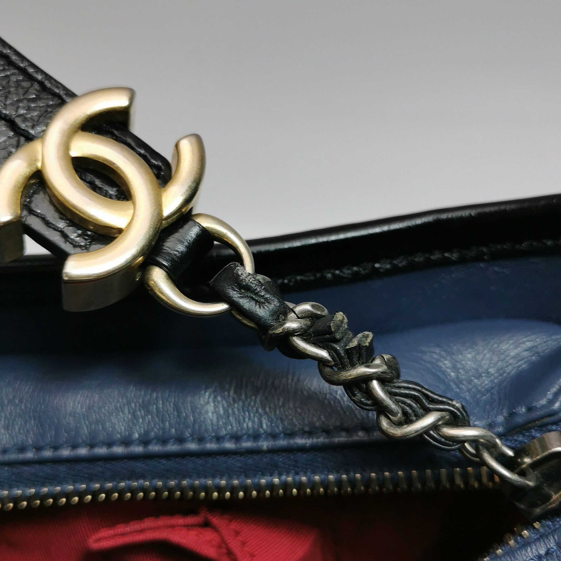 Chanel Chanel Women os Crossbody Bags Size ONE SIZE - 14 Thumbnail
