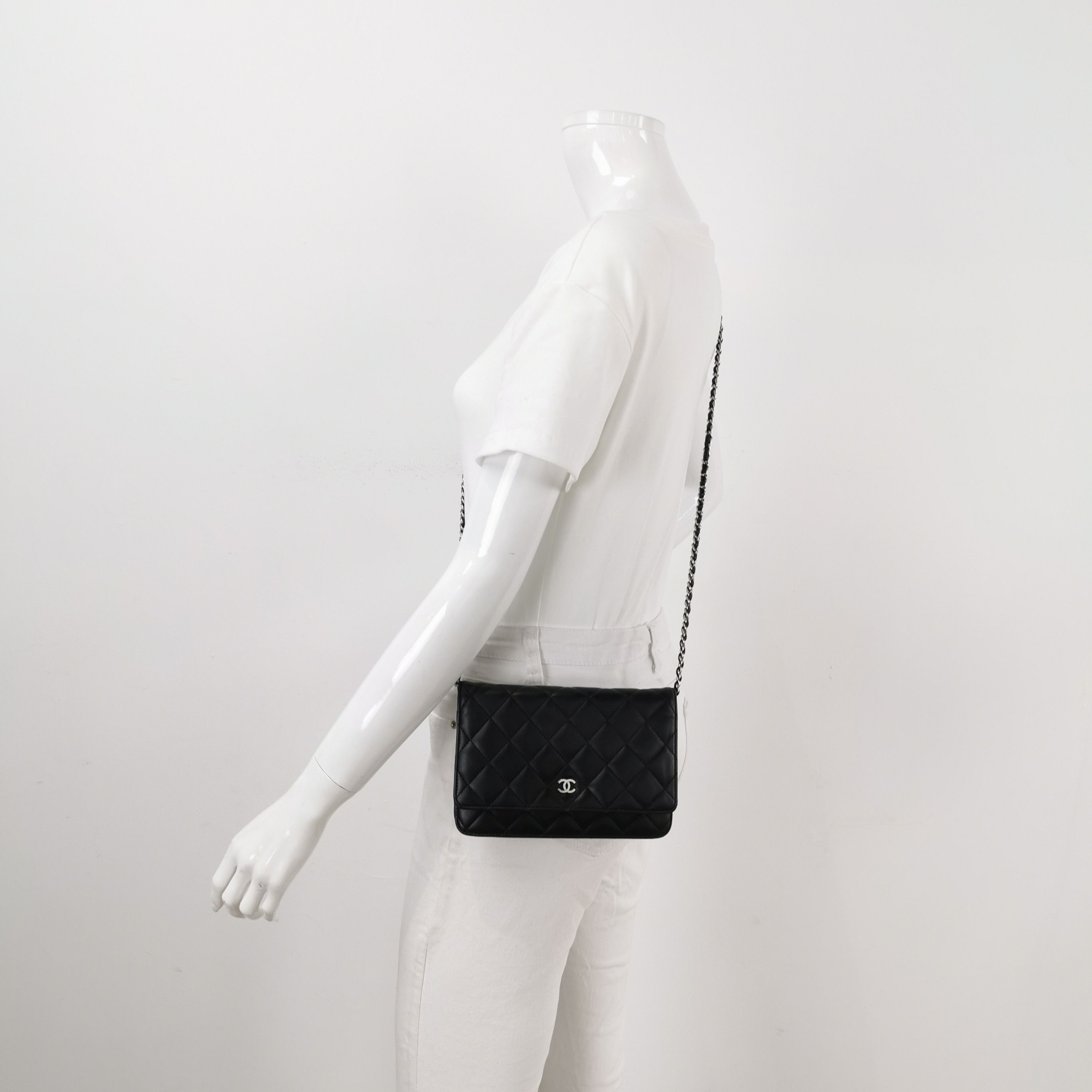 Chanel Chanel Women os Shoulder Bags Size ONE SIZE - 2 Thumbnail