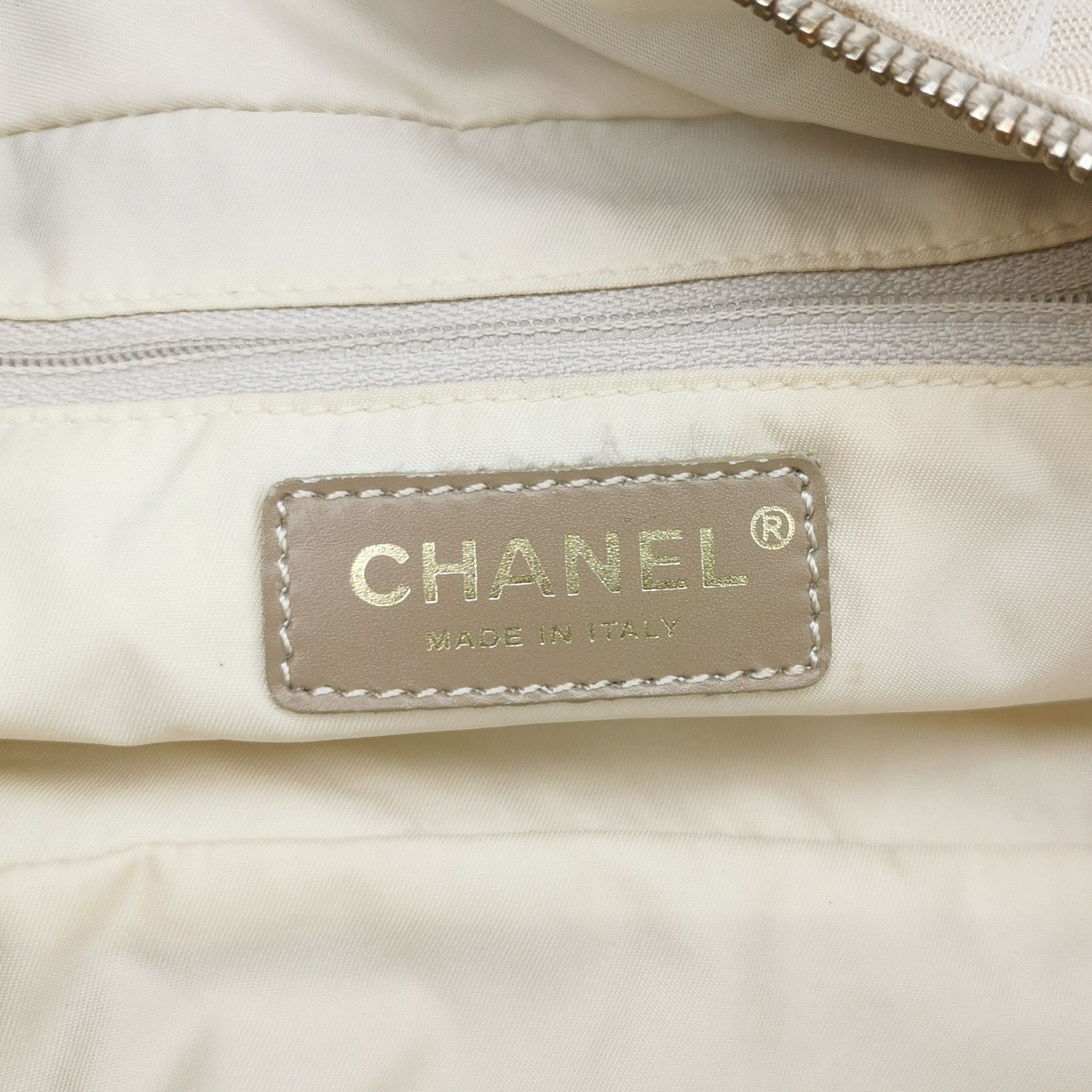 Chanel Chanel Women os Tote Bags Size ONE SIZE - 8 Thumbnail