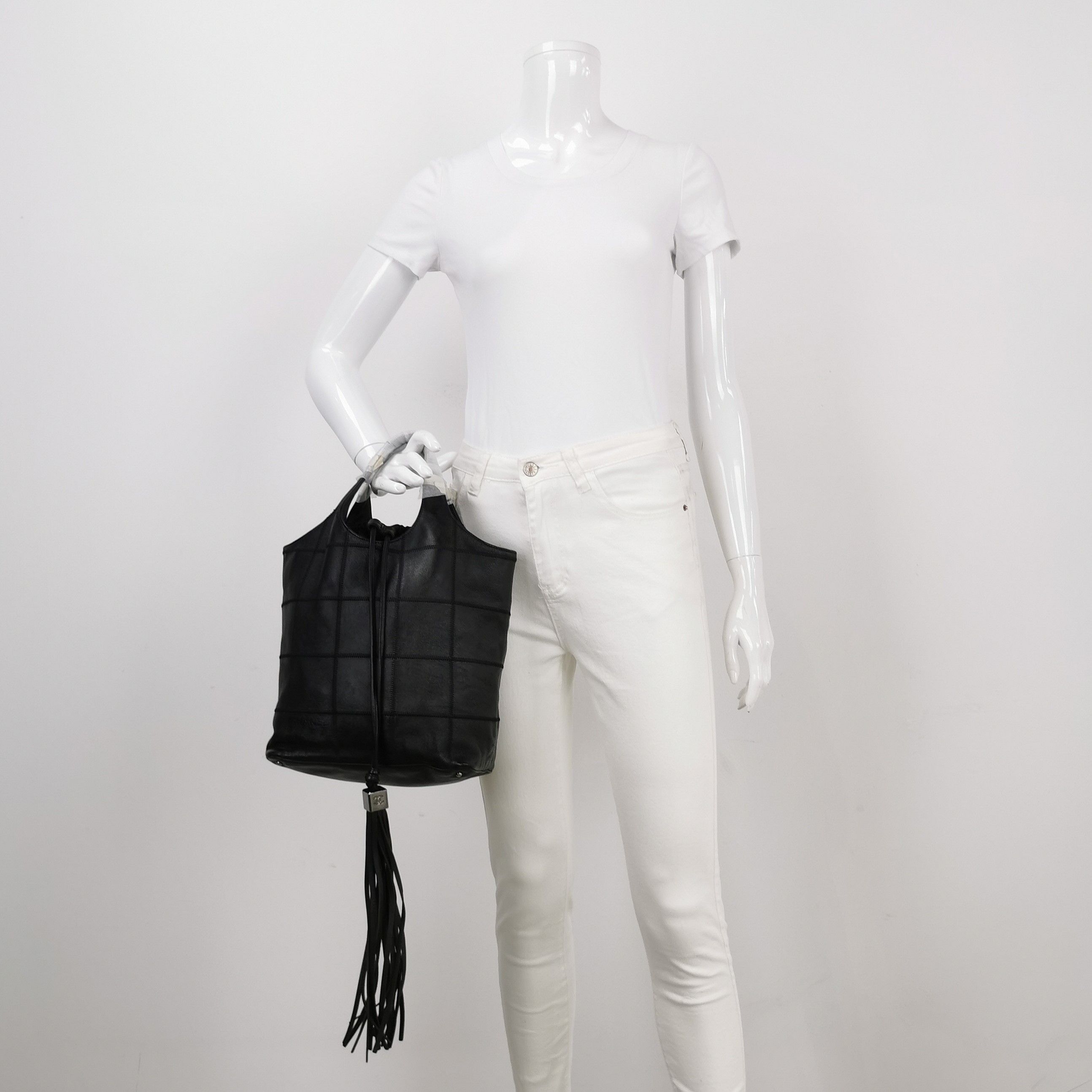 Chanel Chanel Women os Tote Bags Size ONE SIZE - 2 Thumbnail