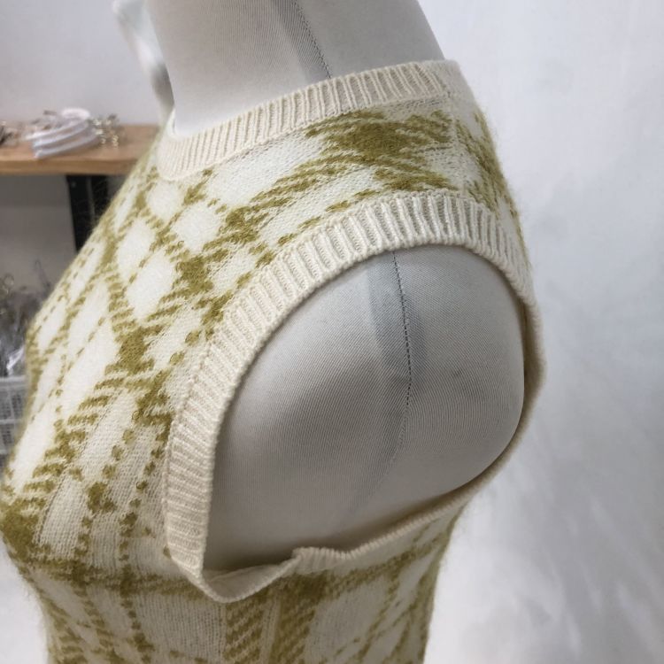 Dior Christian Dior Plaid Knit Sleeveless Sweater F 36 Size S / US 4 / IT 40 - 6 Thumbnail