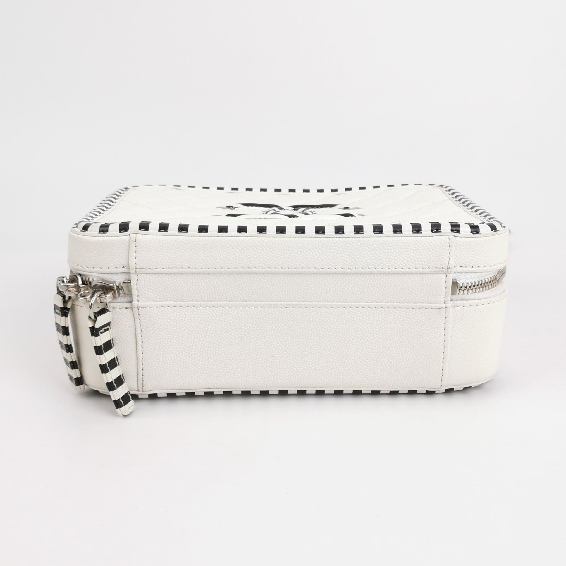 Chanel Chanel Women os Shoulder Bags Size ONE SIZE - 6 Thumbnail