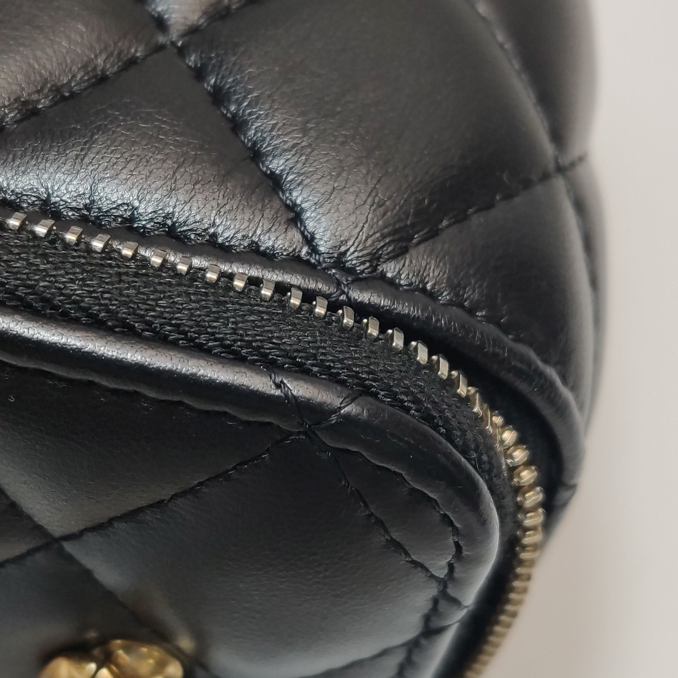 Chanel Chanel Women os Crossbody Bags Size ONE SIZE - 15 Thumbnail
