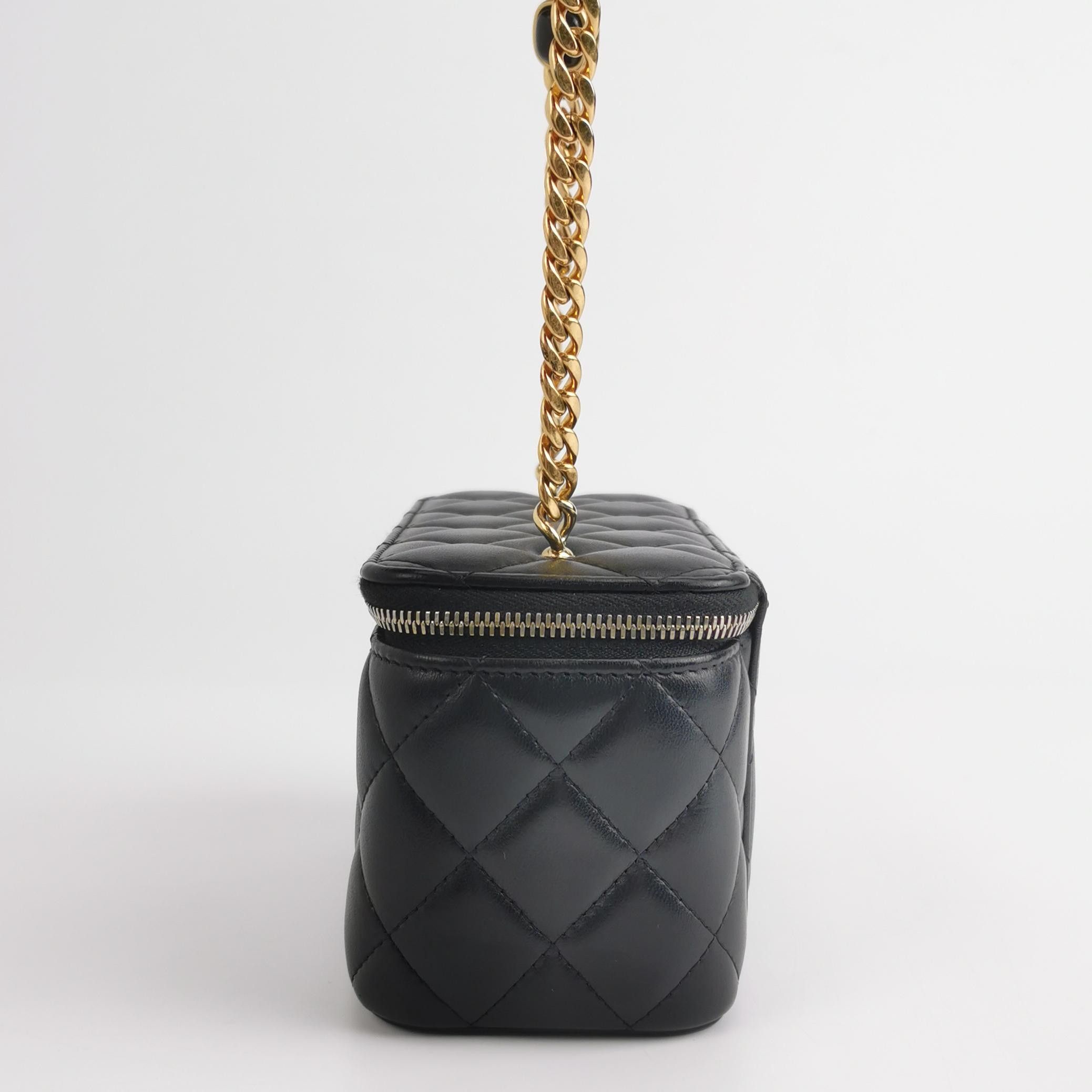 Chanel Chanel Women os Crossbody Bags Size ONE SIZE - 3 Thumbnail