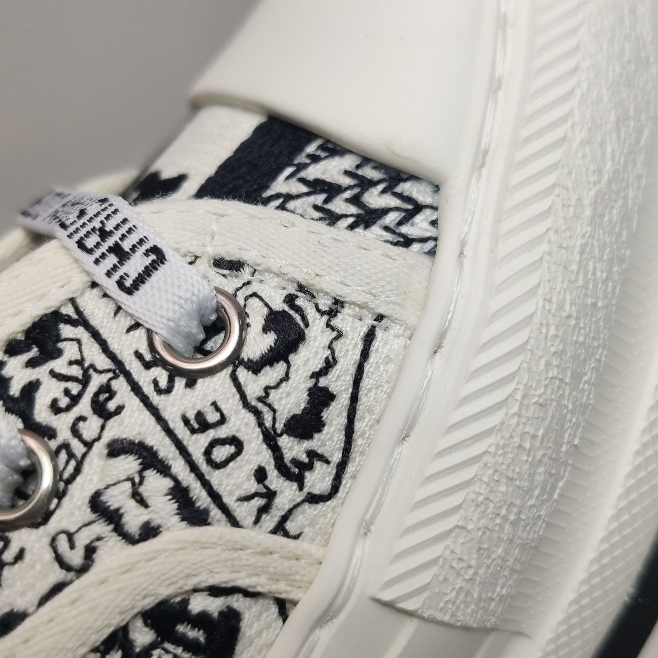Dior Dior Women 8-5 Lowtop Sneakers Size US 8.5 / IT 38.5 - 8 Thumbnail