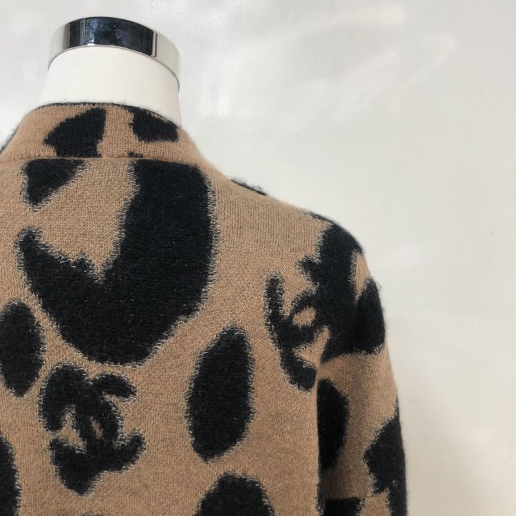 Chanel Chanel CC Logo Cashmere Blend Cardigan Size 44 Size L / US 10 / IT 46 - 7 Thumbnail