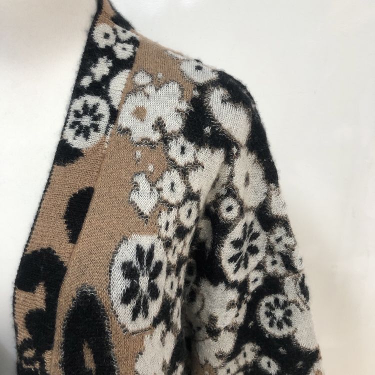 Chanel Chanel CC Logo Cashmere Blend Cardigan Size 44 Size L / US 10 / IT 46 - 6 Thumbnail