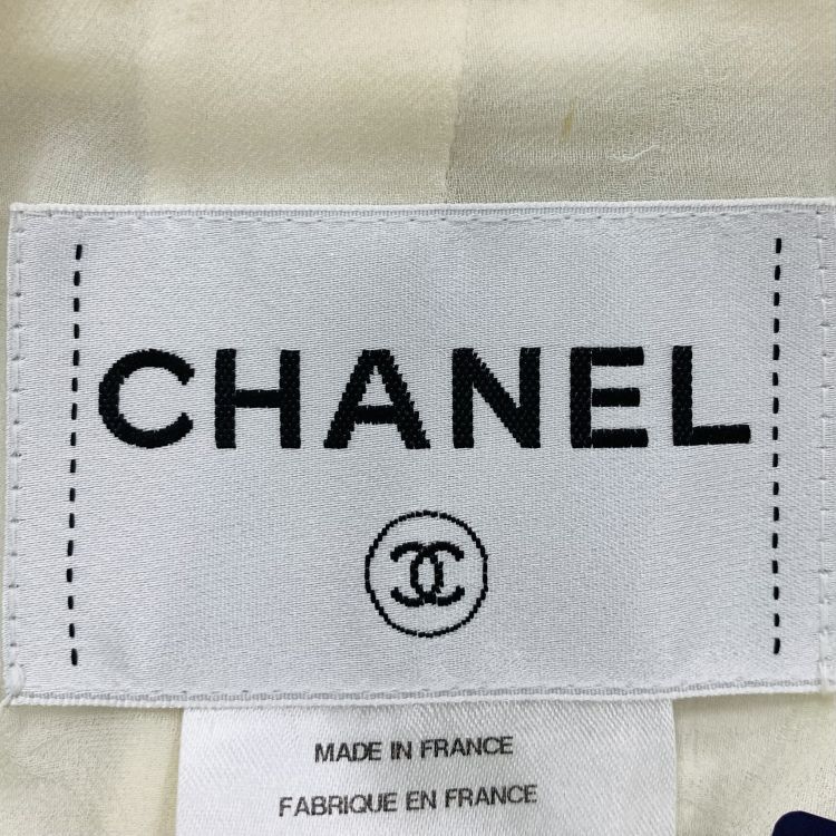 Chanel Chanel White Pearl Button Textured Blazer Size 34 Size XS / US 0-2 / IT 36-38 - 3 Thumbnail