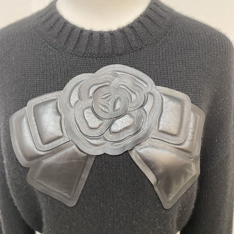Chanel Chanel Leather Camellia Sweater Size 40 Size M / US 6-8 / IT 42-44 - 7 Thumbnail