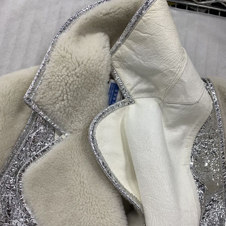 Chanel Chanel Metallic Silver Shearling Jacket Size 34 Size XS / US 0-2 / IT 36-38 - 13 Thumbnail
