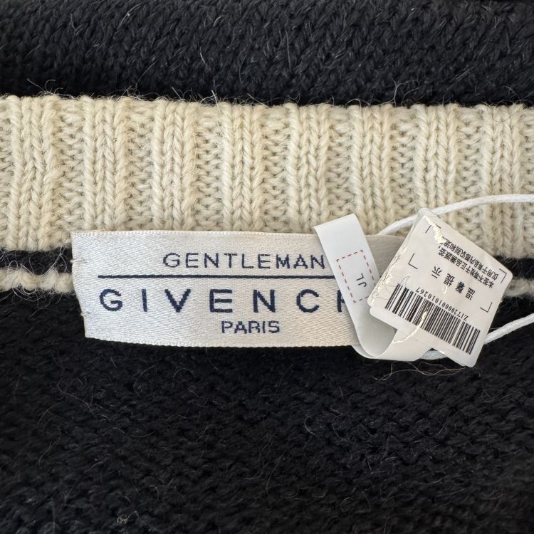 Givenchy Givenchy Gentleman Leather Applique Sweater Size M Size US M / EU 48-50 / 2 - 4 Thumbnail