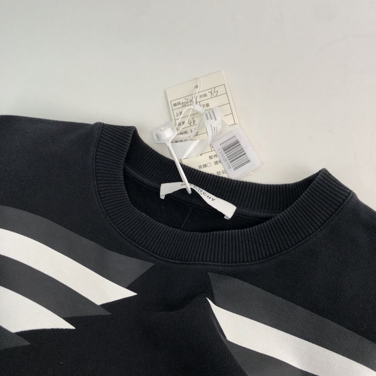 Givenchy Givenchy Graphic Print Sweatshirt Size XS Size US XS / EU 42 / 0 - 4 Thumbnail