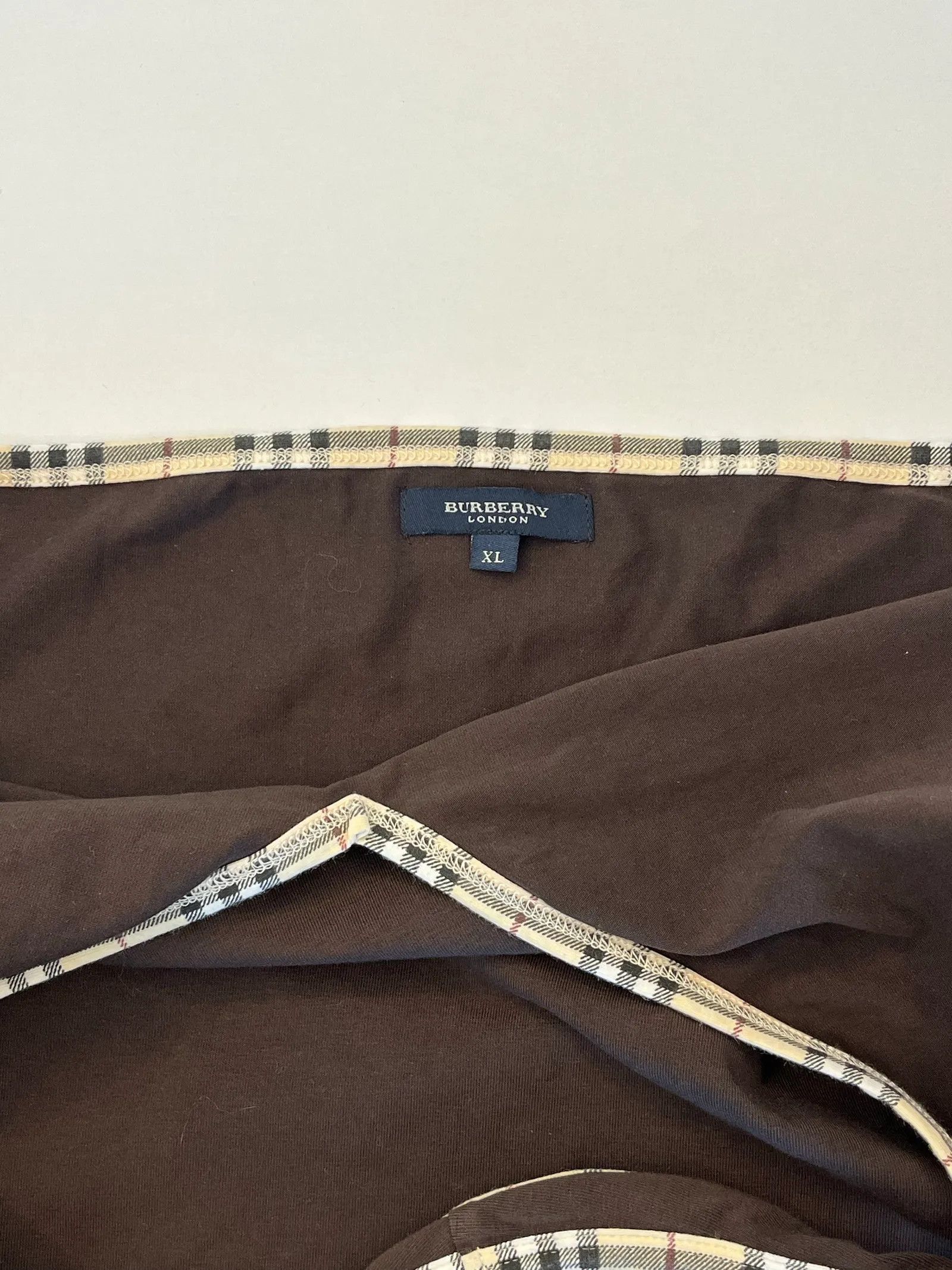 Burberry Burberry Top Size M / US 6-8 / IT 42-44 - 2 Thumbnail