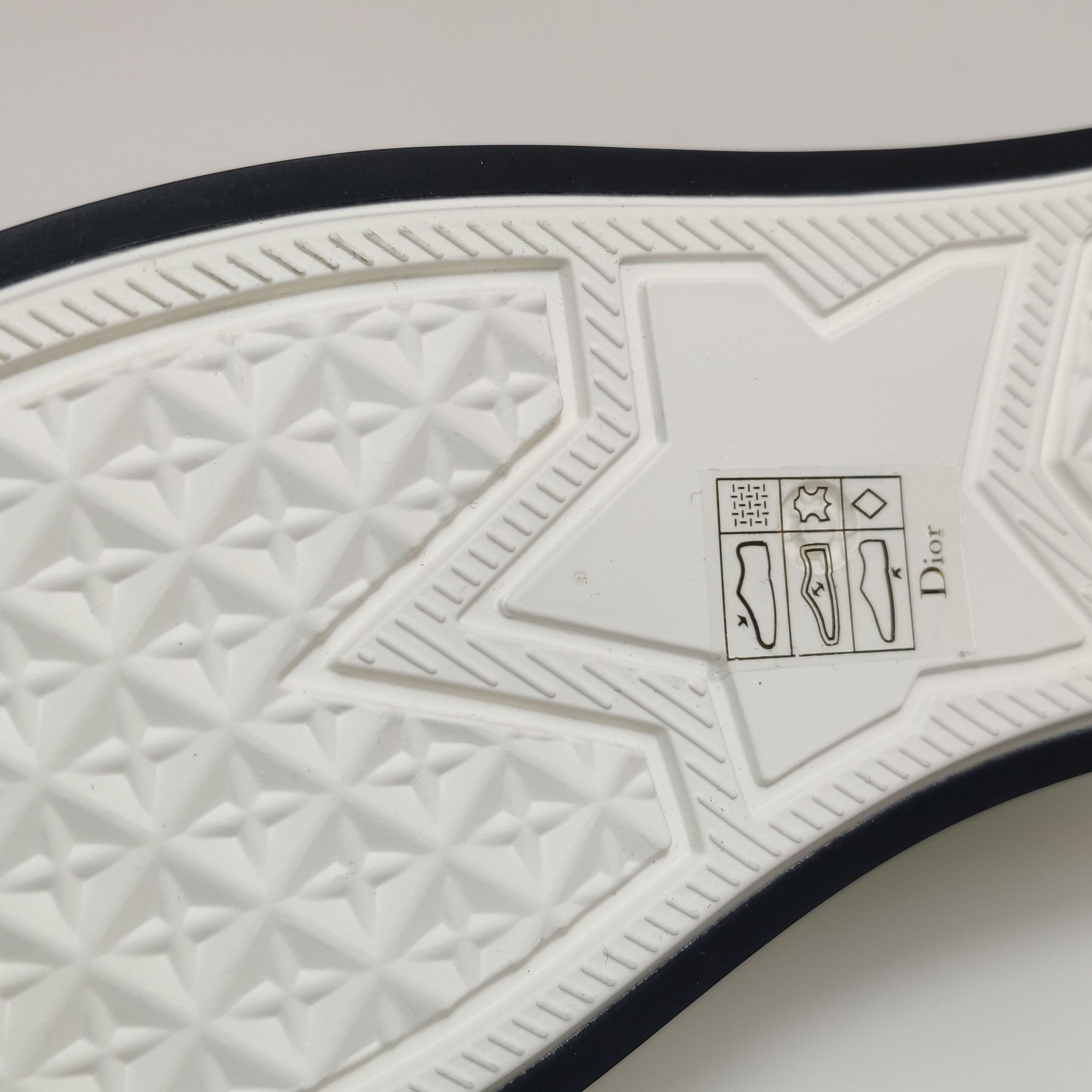 Dior Dior Women 5 Lowtop Sneakers Size US 5 / IT 35 - 9 Thumbnail