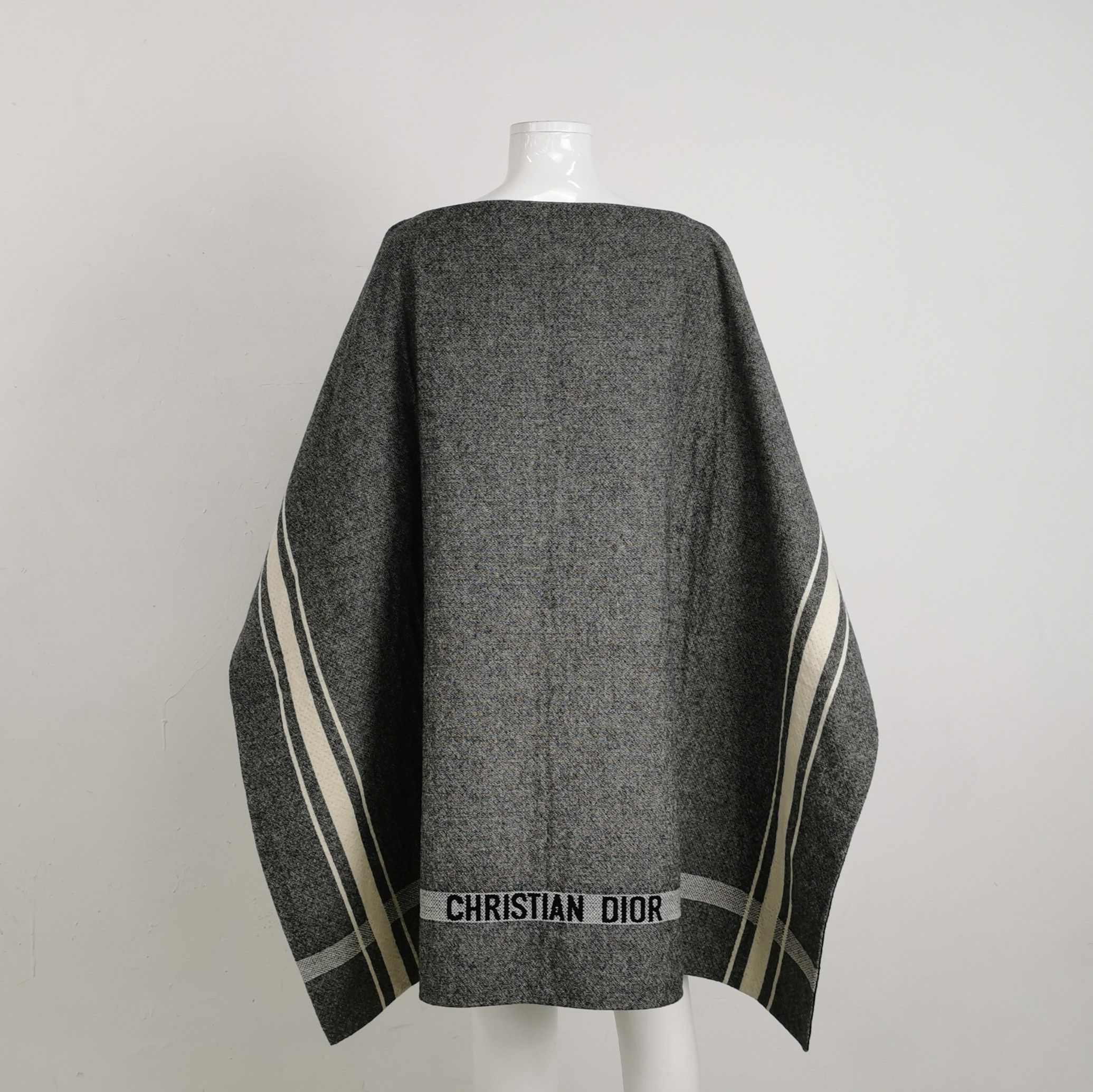 Dior Dior Women s Coats Size S / US 4 / IT 40 - 2 Thumbnail