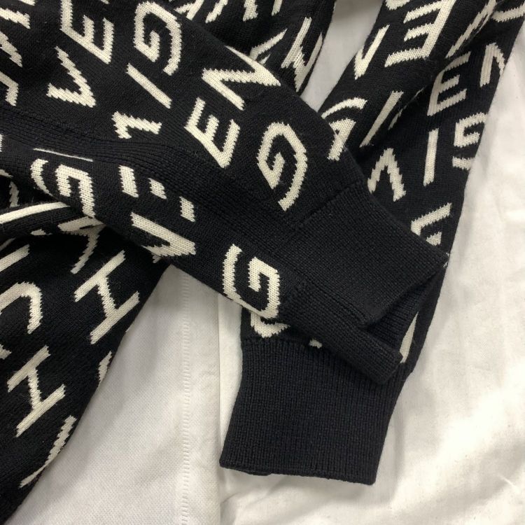Givenchy Givenchy All-Over Logo Cardigan Size XL Size US XL / EU 56 / 4 - 7 Thumbnail