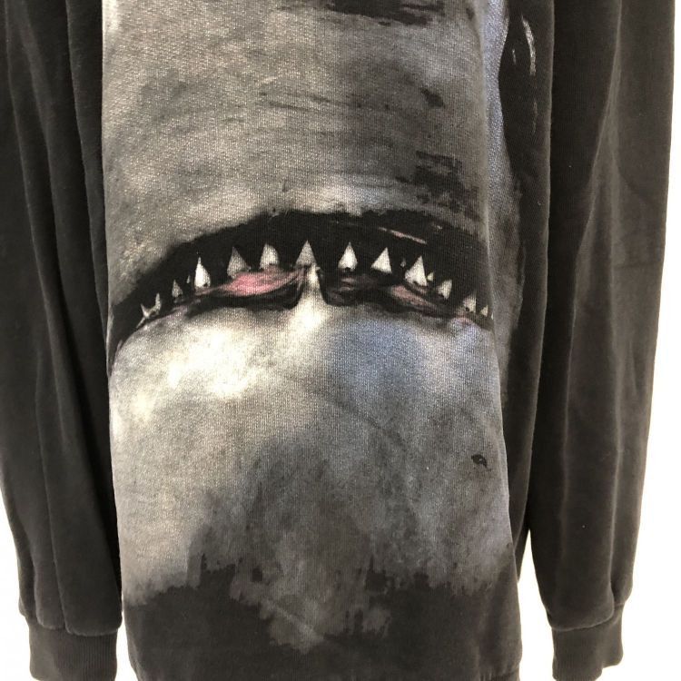 Givenchy Givenchy Shark Print Sweatshirt Size S Size US S / EU 44-46 / 1 - 8 Thumbnail