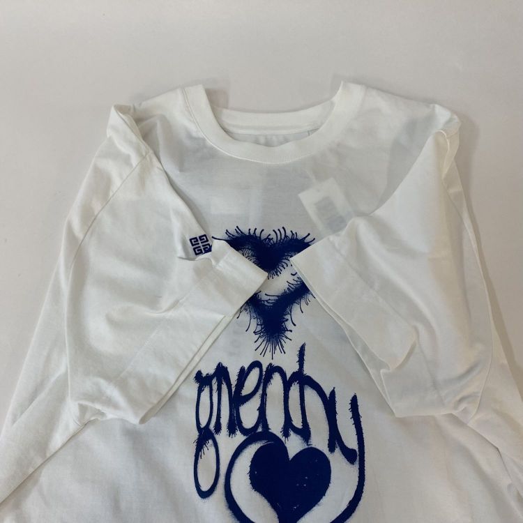 Givenchy Givenchy Heart Graphic T-Shirt Size XXS Size US XXS / EU 40 - 10 Thumbnail