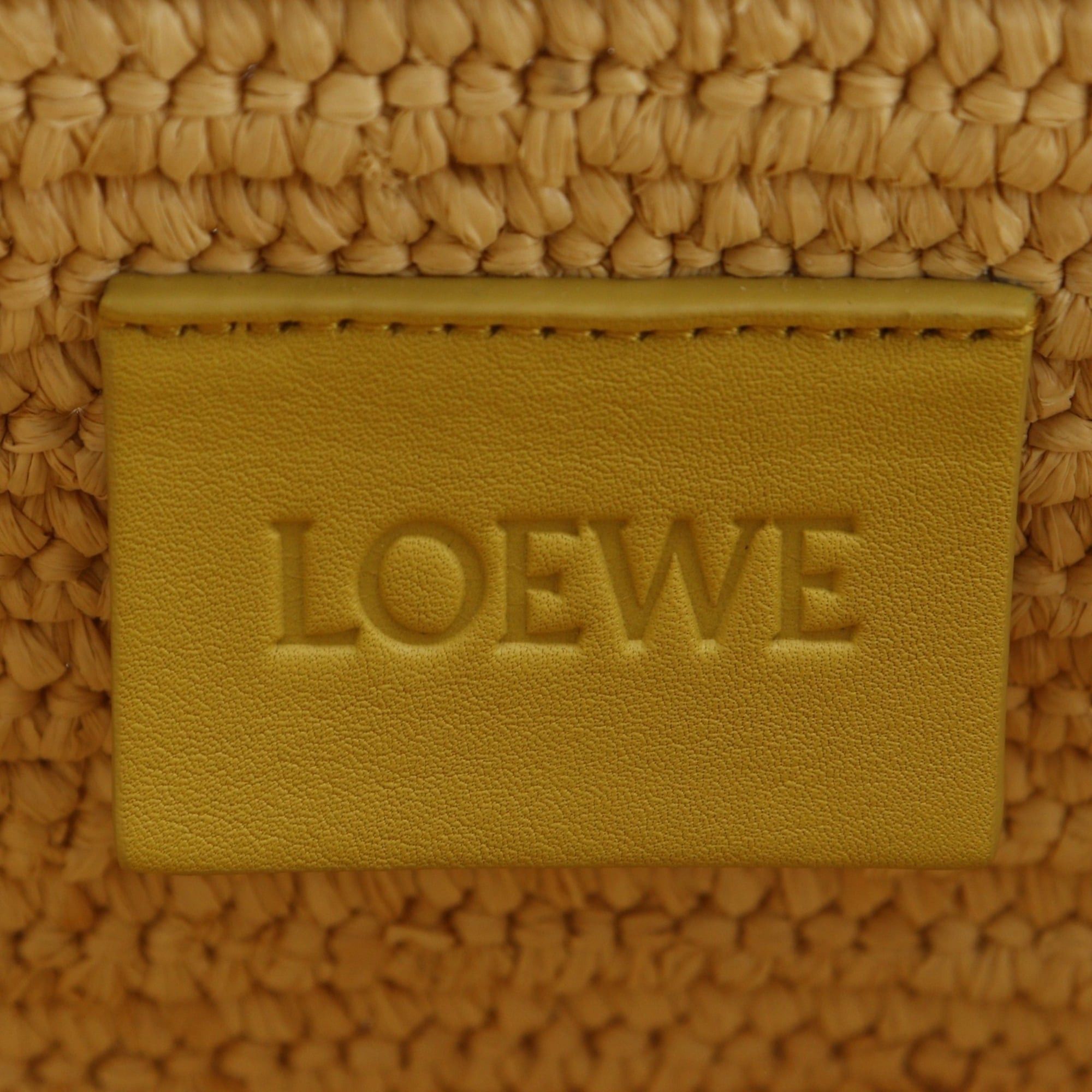 Loewe Loewe Bunny Basket Handbag, A223S17X01, Raffia x Calfskin, Made in Madagascar, Natural Beige, S22248, Women's. Size ONE SIZE - 16 Thumbnail