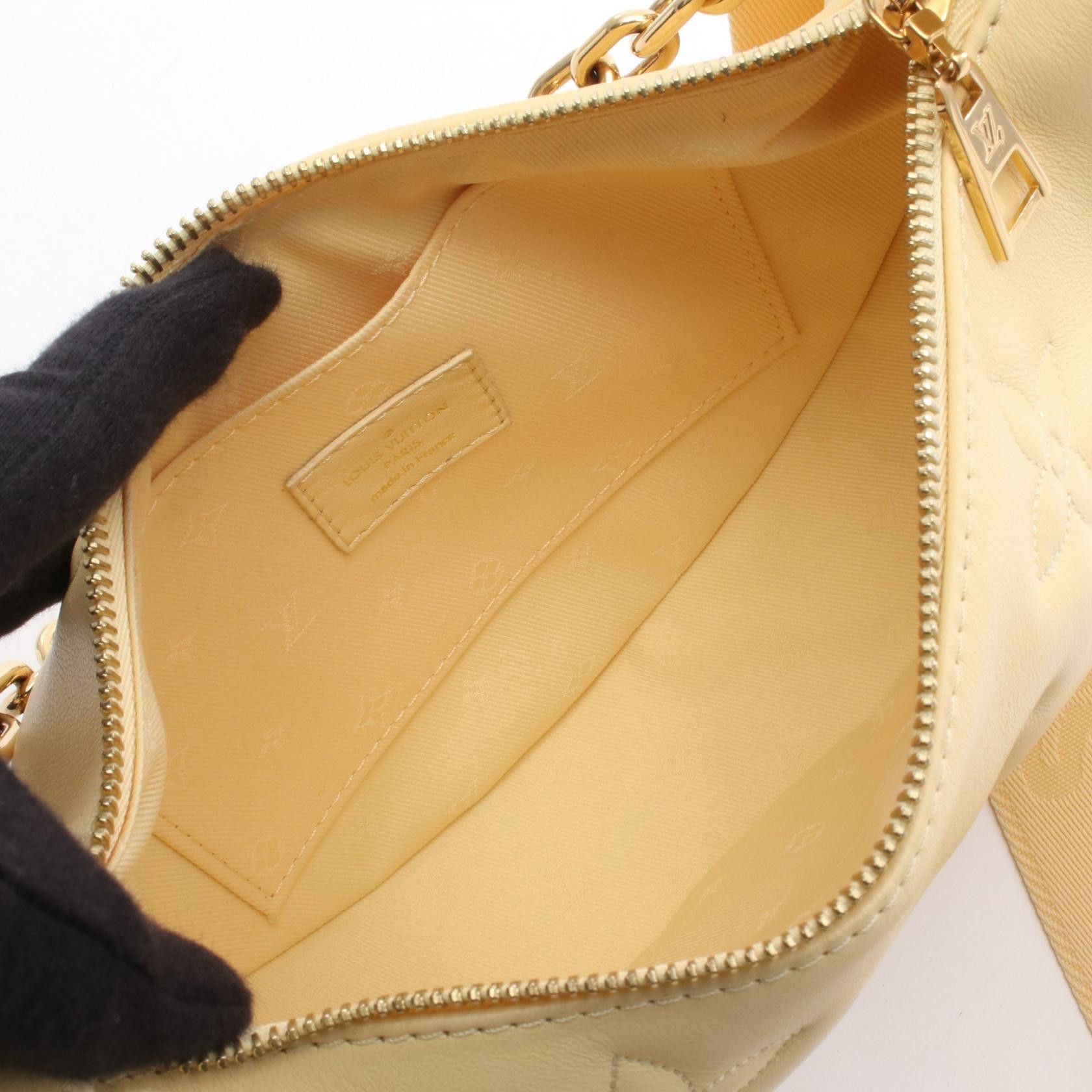 Louis Vuitton Louis Vuitton Louis Vuitton Over The Moon Bubblegram Leather Handbag Leather Handbag M59823 DUTY FREE for USA Size ONE SIZE - 3 Thumbnail