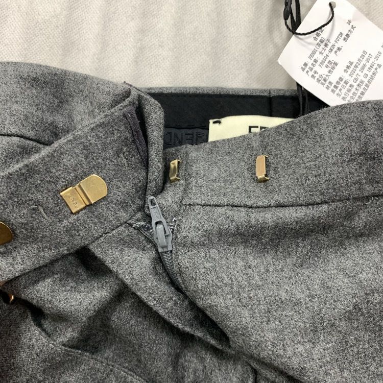 Fendi Fendi Wool Pleated Pants Size IT 36 Size 25" / US 0 / IT 36 - 8 Thumbnail
