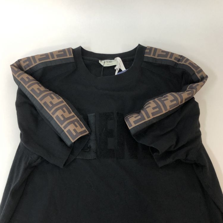 Fendi Fendi Logo Tape T-Shirt Size S Size US S / EU 44-46 / 1 - 9 Thumbnail